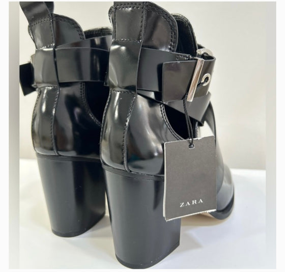 Zara black leather botín boots